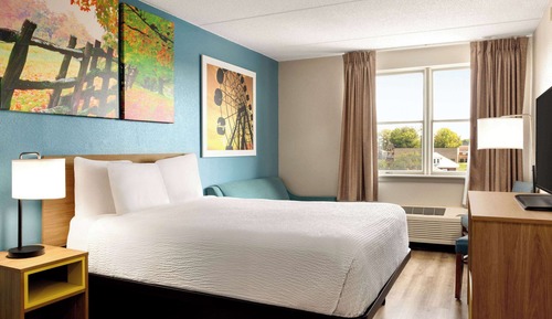 Standard Single Room, 1 Queen Bed
