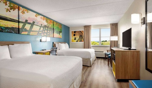 Standard Single Room, 2 Queen Beds