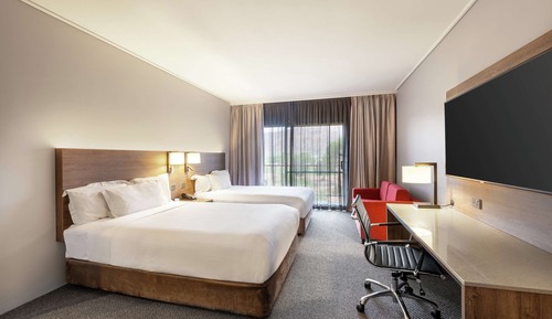 Junior Suite, 2 Double Beds, Mountain View