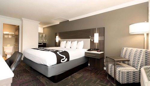 Standard Room, 1 King Bed, Non Smoking