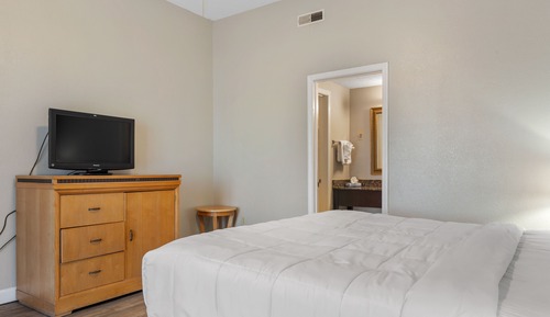 Oceanfront 2 Bedroom 1 King & 2 Double Beds