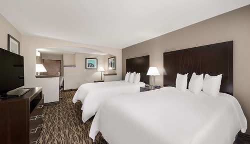 Standard Room, 2 Queen Beds, Non Smoking, Refrigerator & Microwave (with Sofabed)