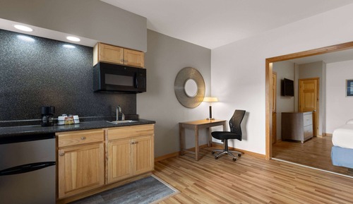 Suite, 1 King Bed, Non Smoking (First or Second Floor)