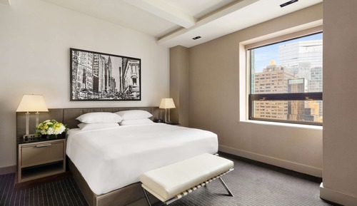 Suite, Corner