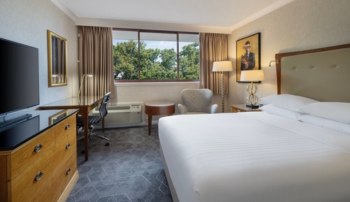 Deluxe Room, 1 Queen Bed, Non Smoking