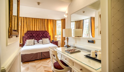 Deluxe Double or Twin Room