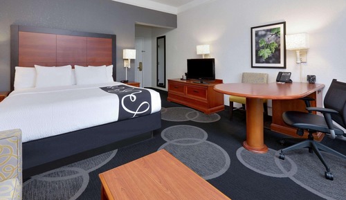 Deluxe Room, 1 King Bed, Non Smoking