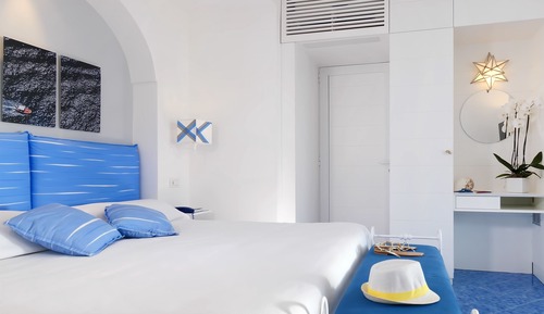 Attic Room and 60sm Terrace Solarium, Sea View