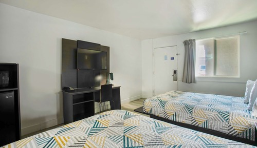 Standard Room, 2 Double Beds, Non Smoking, Refrigerator & Microwave