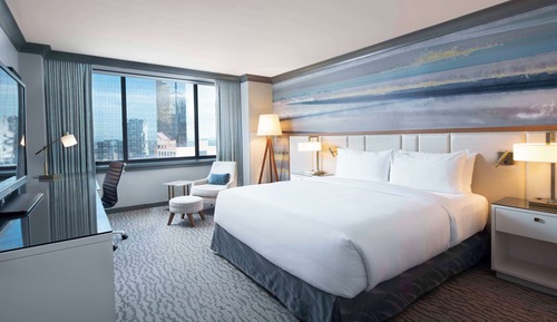 Deluxe Room, 1 King Bed, City View