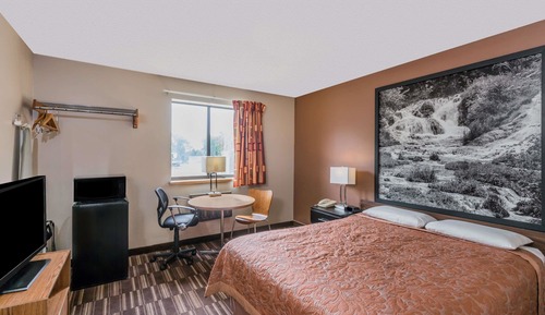 Standard Room, 1 Queen Bed