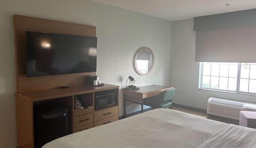Family Suite, 1 King Bed, Accessible, Non Smoking (Mobility, Bathtub w/Grab Bars)