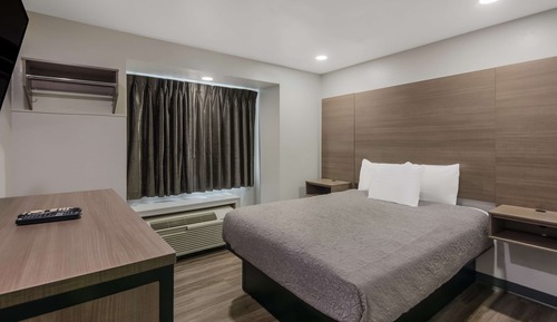 Room, 1 Queen Bed, Non Smoking