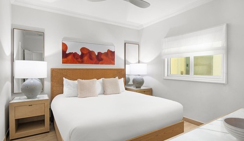 Deluxe Suite, 1 Bedroom, Partial Ocean View (Recently Renovated)