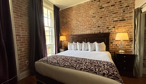 Deluxe Room, 1 King Bed