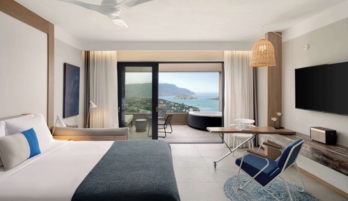 Junior Suite (Sapphire Zen Suite with outdoor jetted tub)