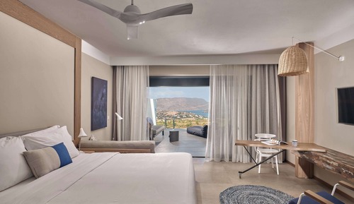 Junior Suite (Sapphire Zen Suite with sharing pool)