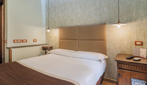 Basic Double Room Single Use (1 semi double bed )