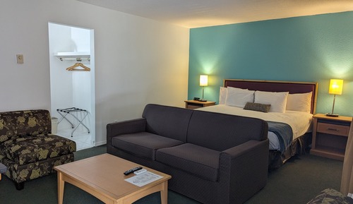 One room Suite, 1 King bed, non smoking