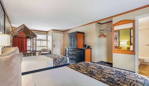 Suite, Non Smoking, Pool View (2 Double Beds, 1 Childrens Twin bed)