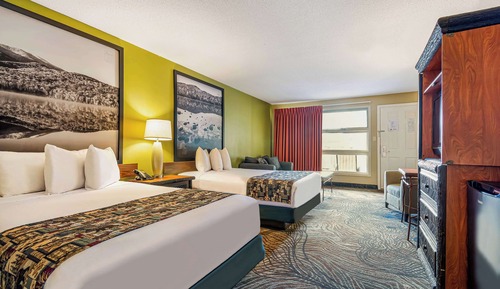 Room, 2 Double Beds, Non Smoking, Poolside