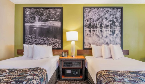 Room, 2 Double Beds, Non Smoking, Poolside