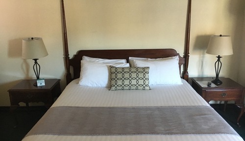 Standard Room, 1 King Bed, Balcony, Ocean View (8JM)
