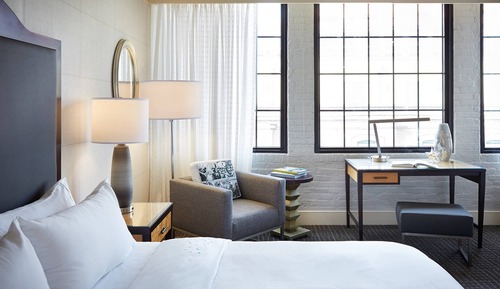 Room, 1 King Bed, Non Smoking (Mobility Accessible, Tub)