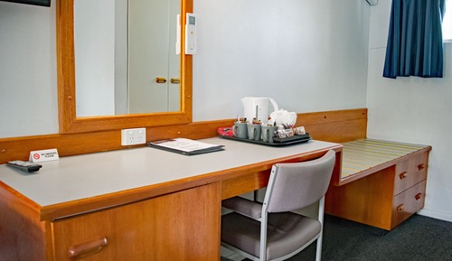 Standard Suite, 1 Bedroom, Non Smoking (Queen Standard)
