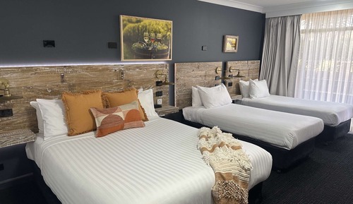 Room, Multiple Beds