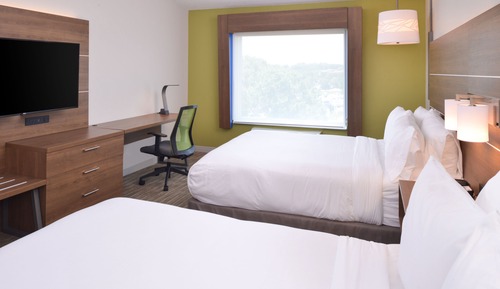 Standard Room, 2 Queen Beds, Accessible Bathtub (Communications)