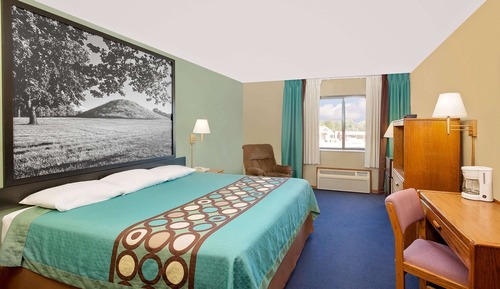 Standard Room, 1 King Bed