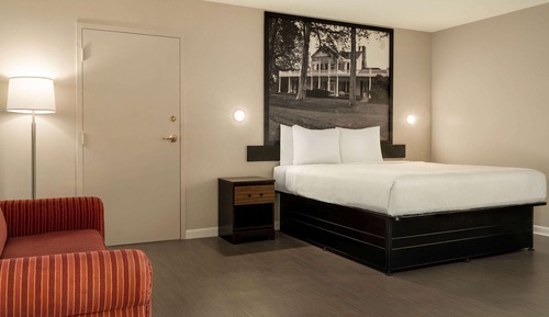 Studio Suite, 1 King Bed, Non Smoking