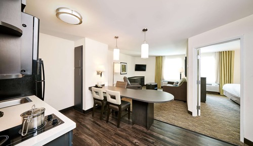Suite, 1 Queen Bed, Accessible (Mobility/Hearing Shower One Bedroom)
