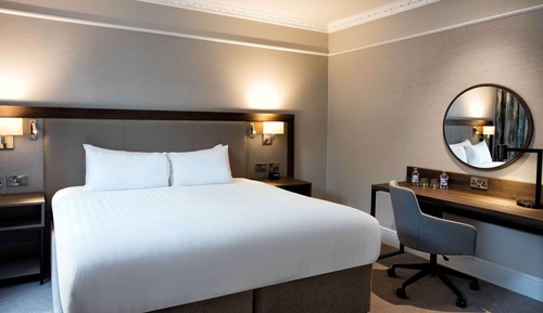 Executive Room, 1 Queen Bed, Business Lounge Access