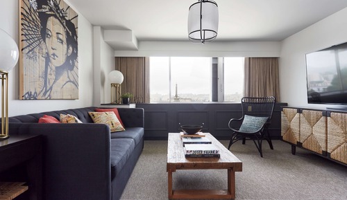 Suite (Consulate)