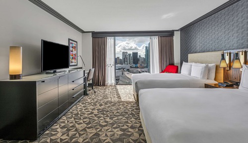 Room, 2 Queen Beds, Accessible (Roll-in Shower)