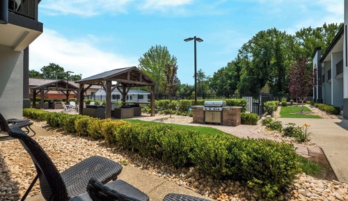 Standard Room, 2 Queen Beds, Patio, Pool View (1st Floor)