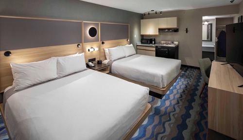 Room, 2 Queen Beds, Kitchenette