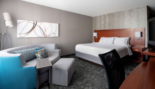 Deluxe Room, 1 King Bed with Sofa bed