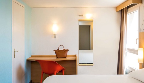 Standard Room (Accessible)