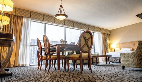 Suite, 1 King Bed (Congressional)