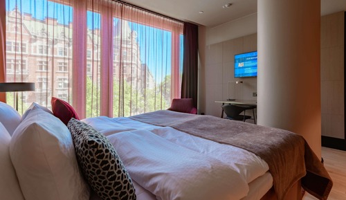 Double Room (Spacious)