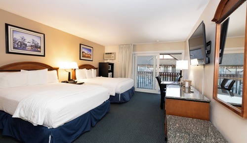 Signature Room, 2 Queen Beds Upstairs, Balcony (2 Queen Beds Nonsmoking)