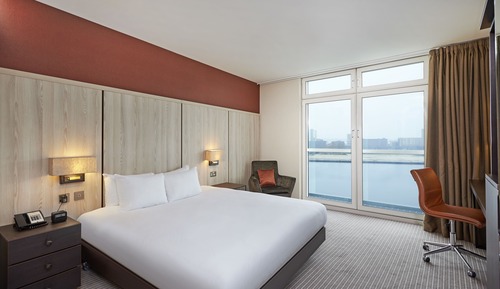 Deluxe Room, 1 King Bed (Water View)