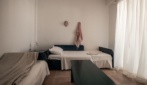 Family Room (2 adults & 2 children)