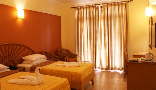 Deluxe Twin Room, 2 Twin Beds, Non Smoking, Pool View