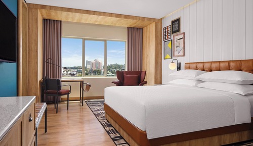 Room, 1 King Bed, Non Smoking, City View (Free Harbour Bay Ferry Shuttle)