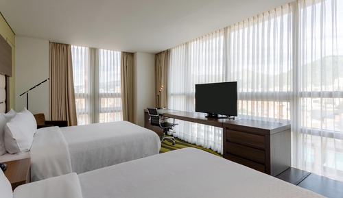 Executive Room, 2 Double Beds (Club Level)