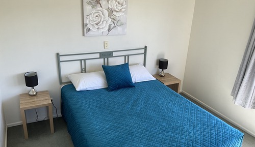 Deluxe Two-Bedroom Flat Apartment